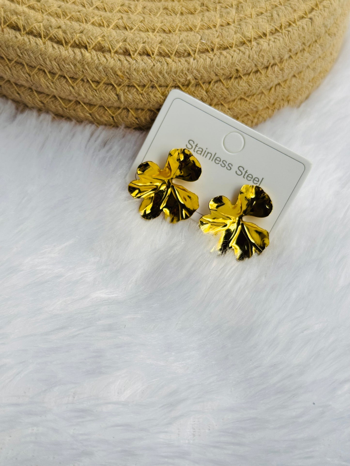 Statement stud