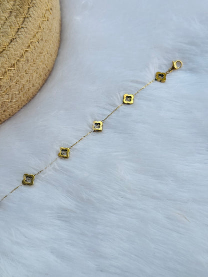 Minimal bracelet