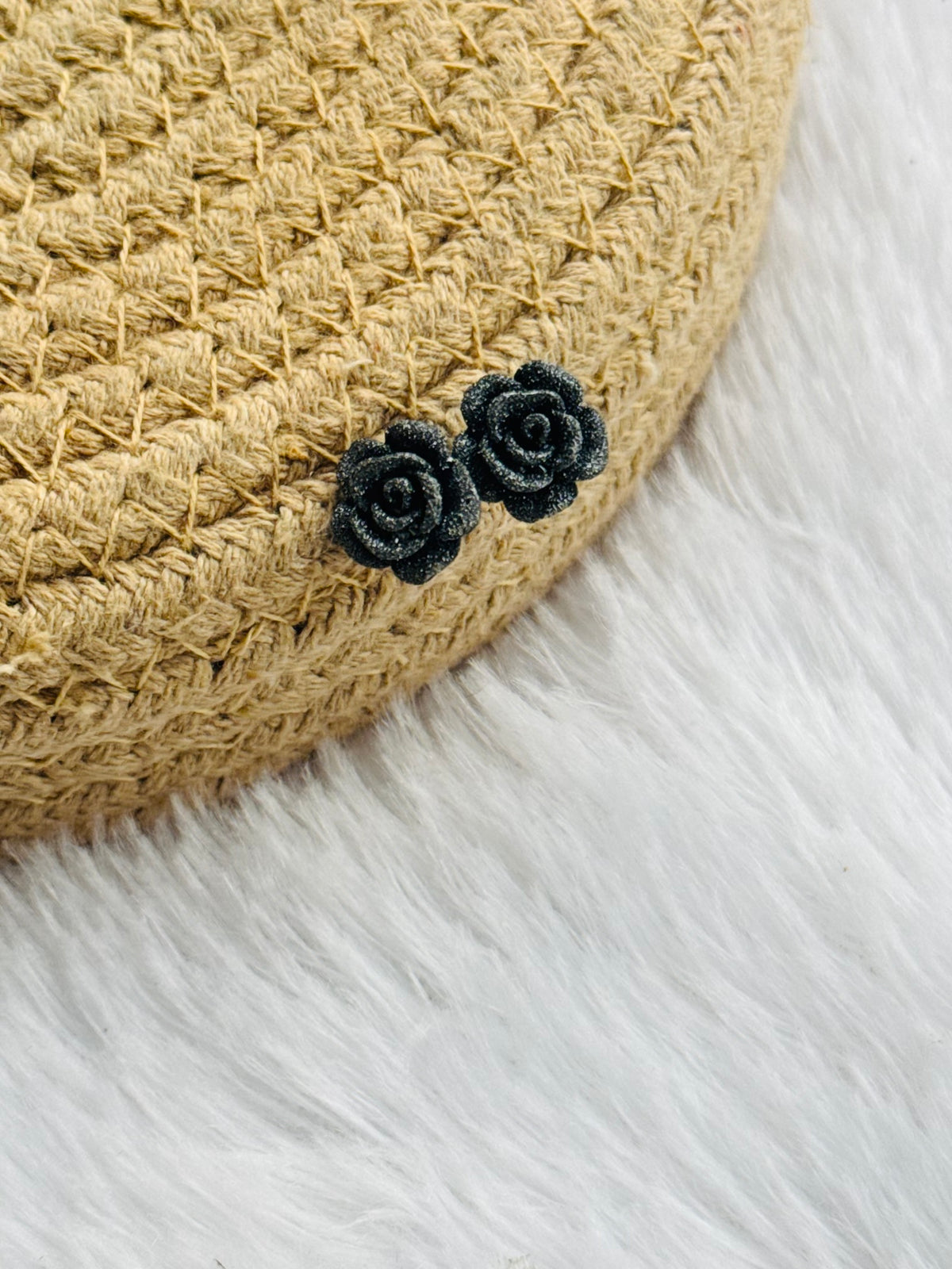 Mini rose stud