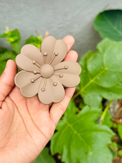 Petal claw