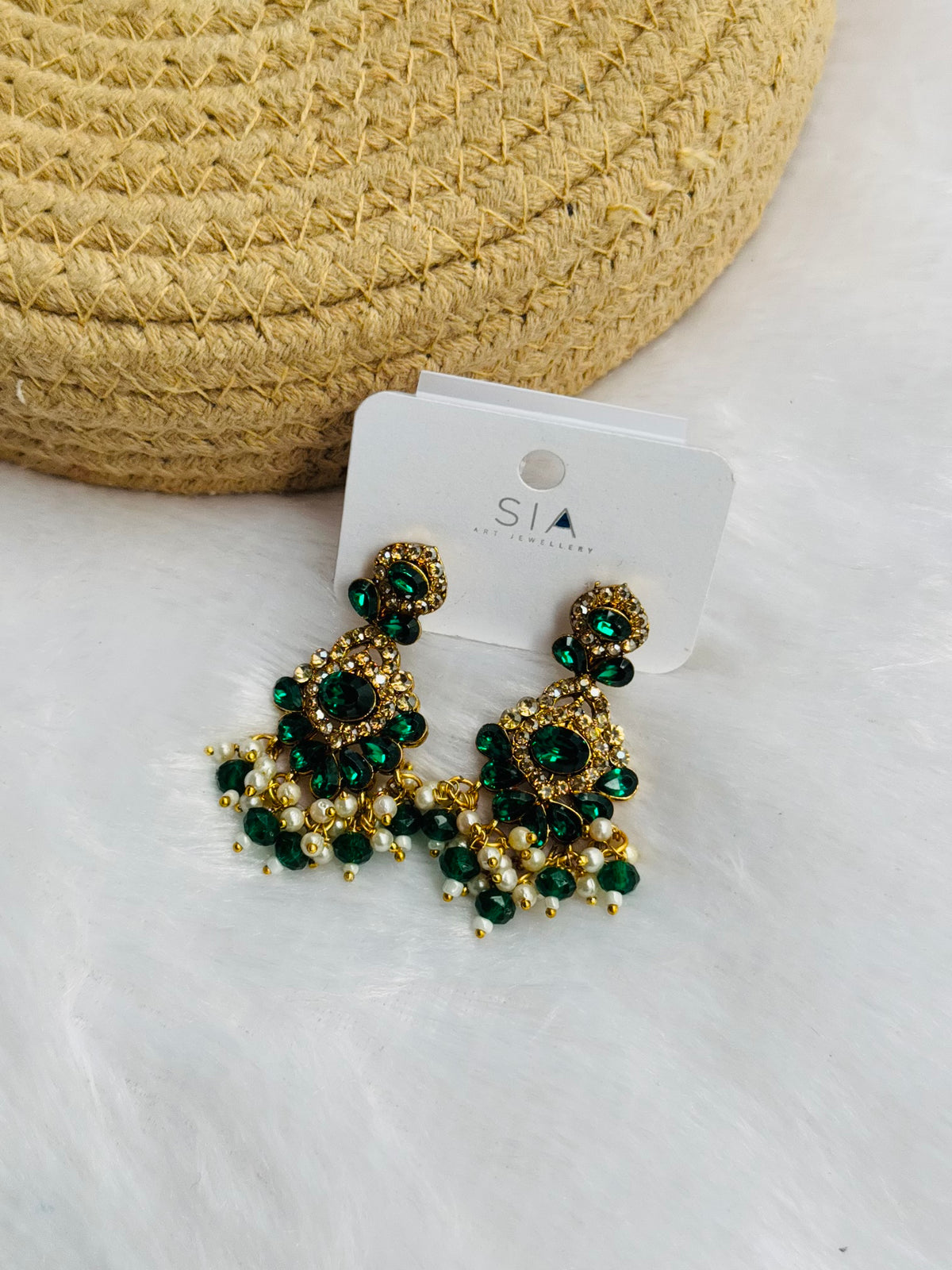 Pearl charm earring