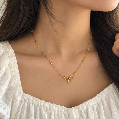 Bow necklace