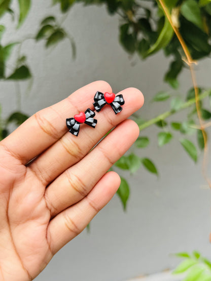 Mini bow stud