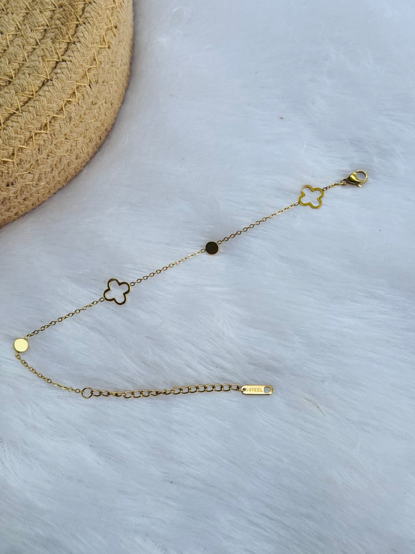 Minimal bracelet