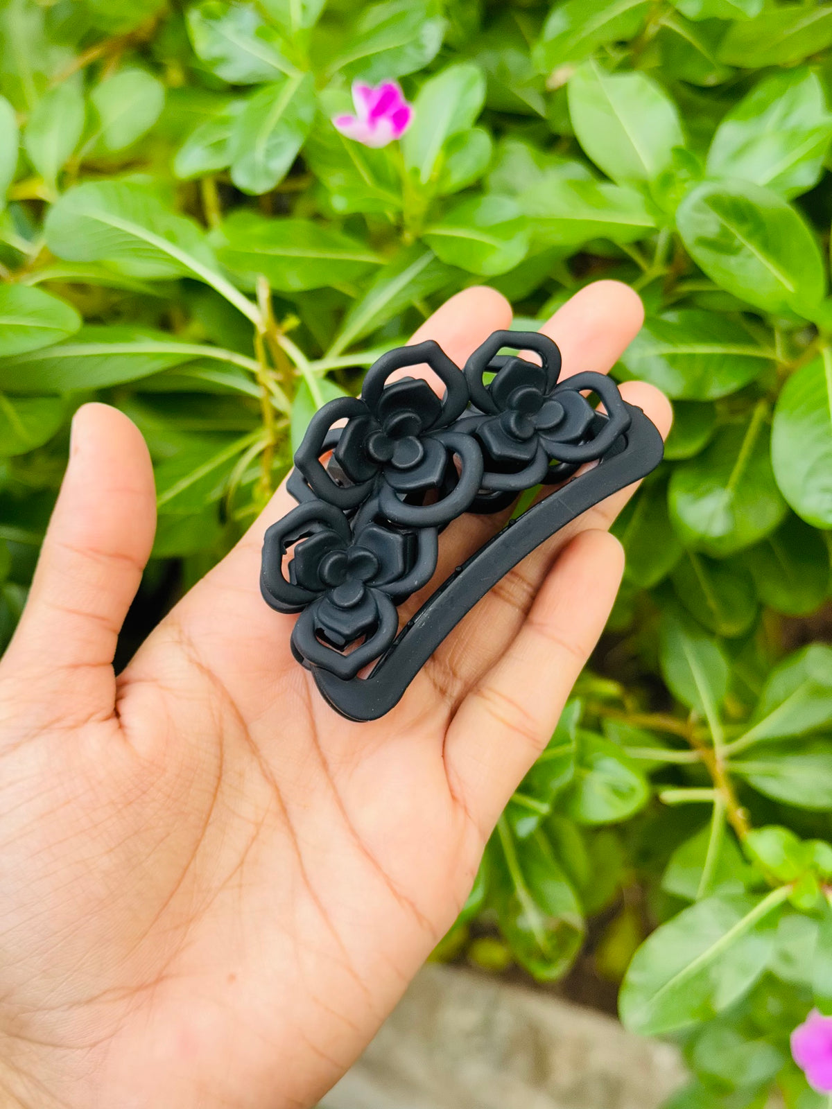 Midnight Rose Claw