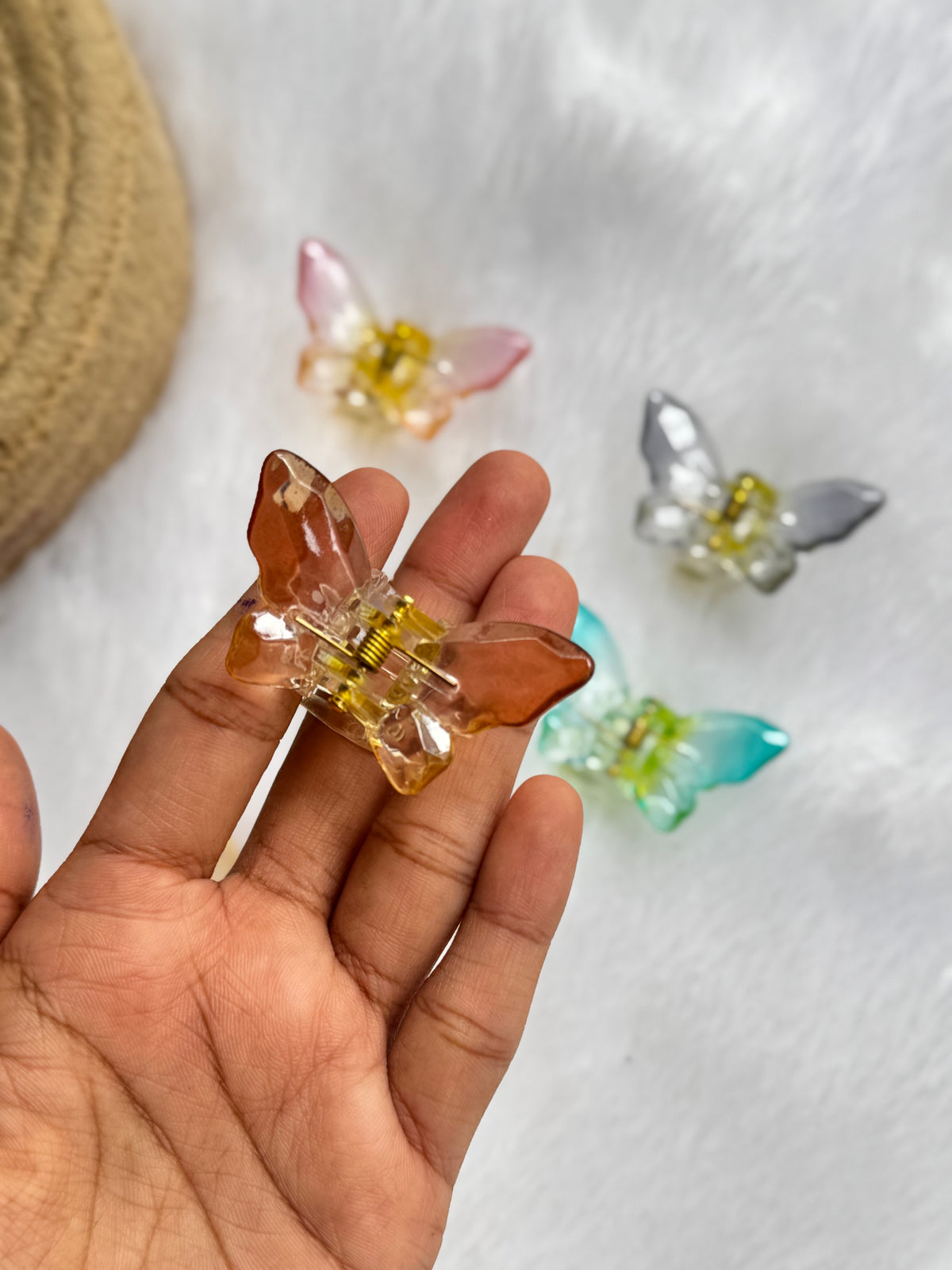 Dual butterfly clips
