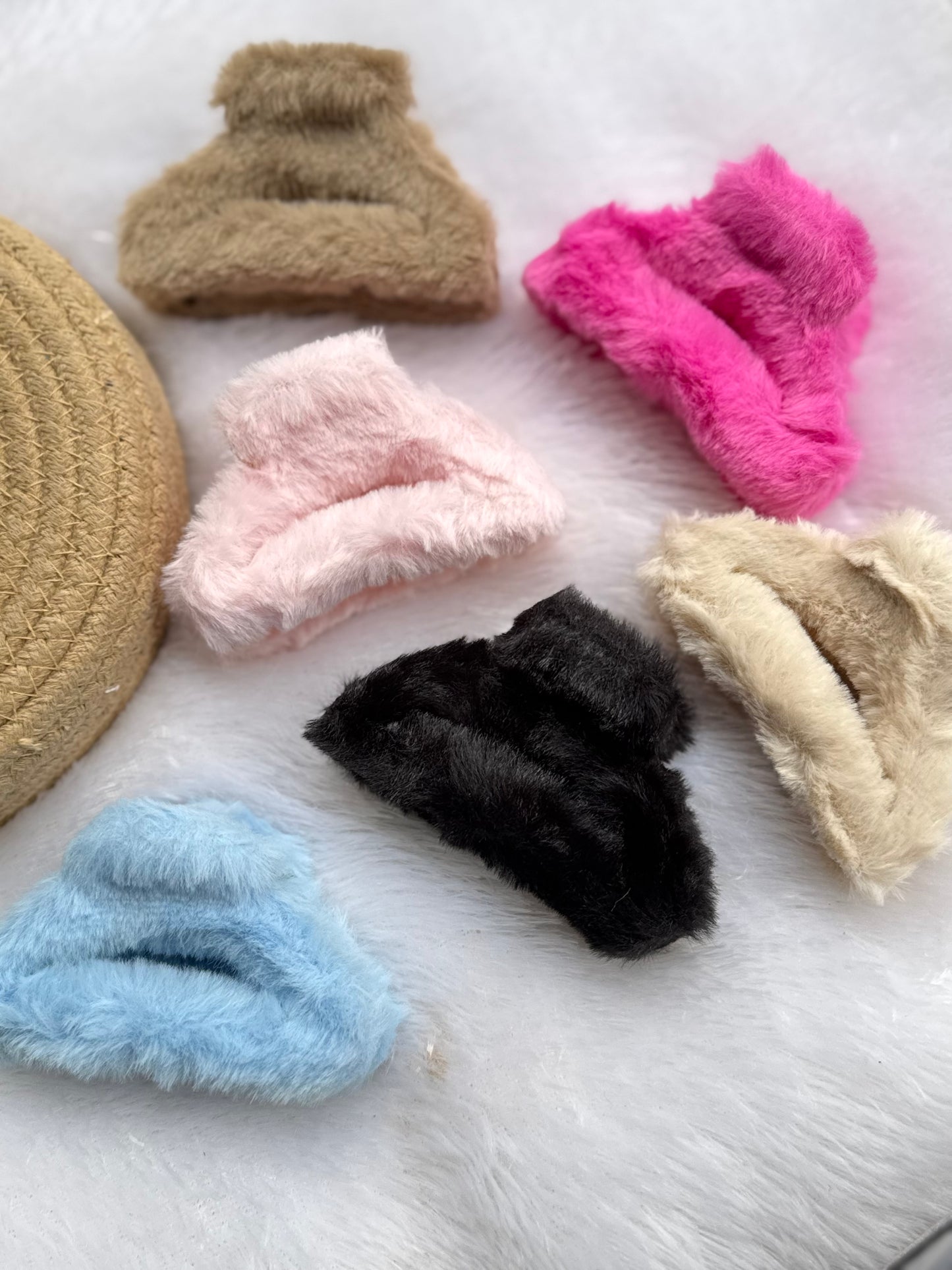 Oval Fur Claw